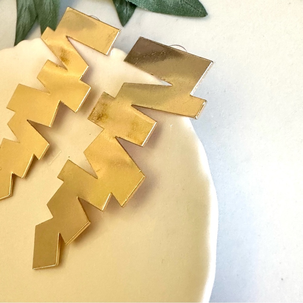 2/$30🌵 Gold Mirror Zig Zag Earrings Statement Tribal Geometric Aztec Gift NEW - Picture 7 of 8